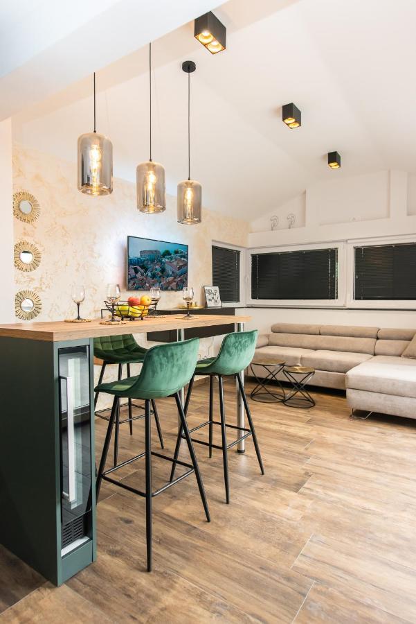 Apartman 88 - Rooftop Jacuzzi & Terrace Zára