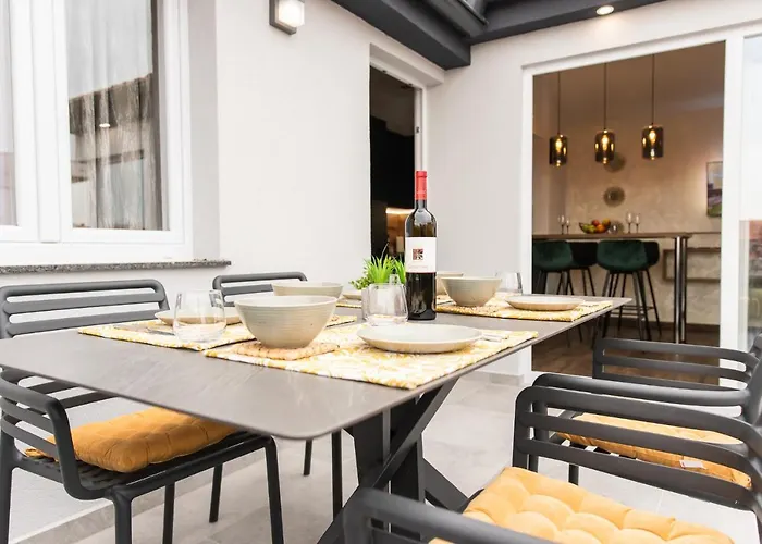 Apartment 88 - Rooftop Jacuzzi & Terrace