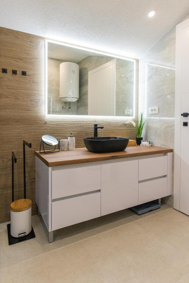 Apartment 88 - Rooftop Jacuzzi & Terrace Zadar