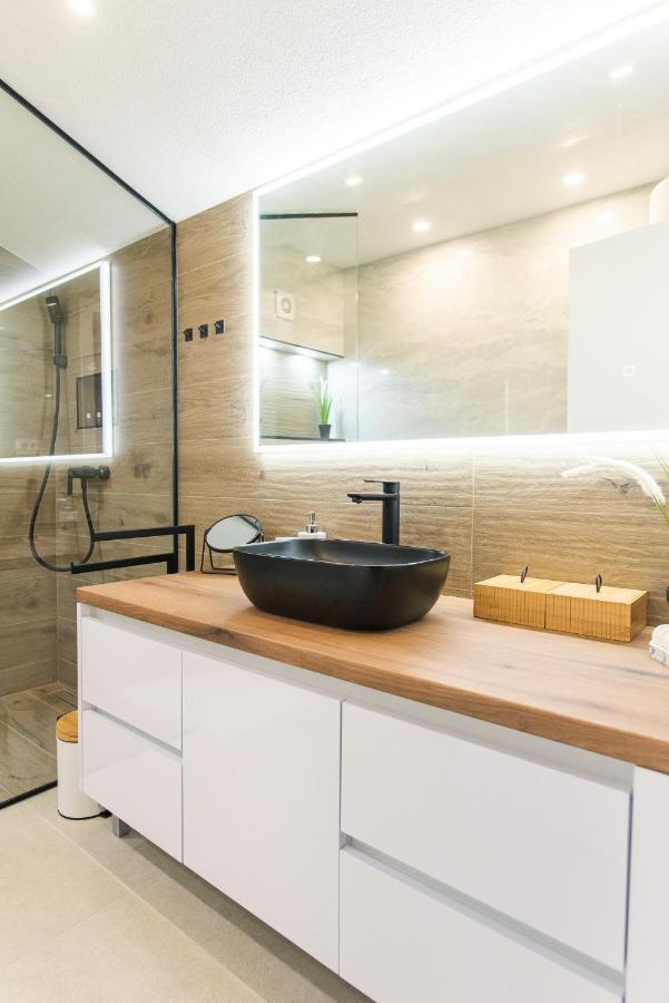 88 - Rooftop Jacuzzi & Terrace Apartment *