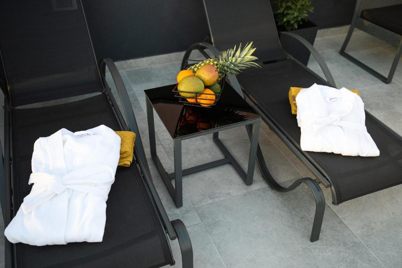 88 - Rooftop Jacuzzi & Terrace Apartment *