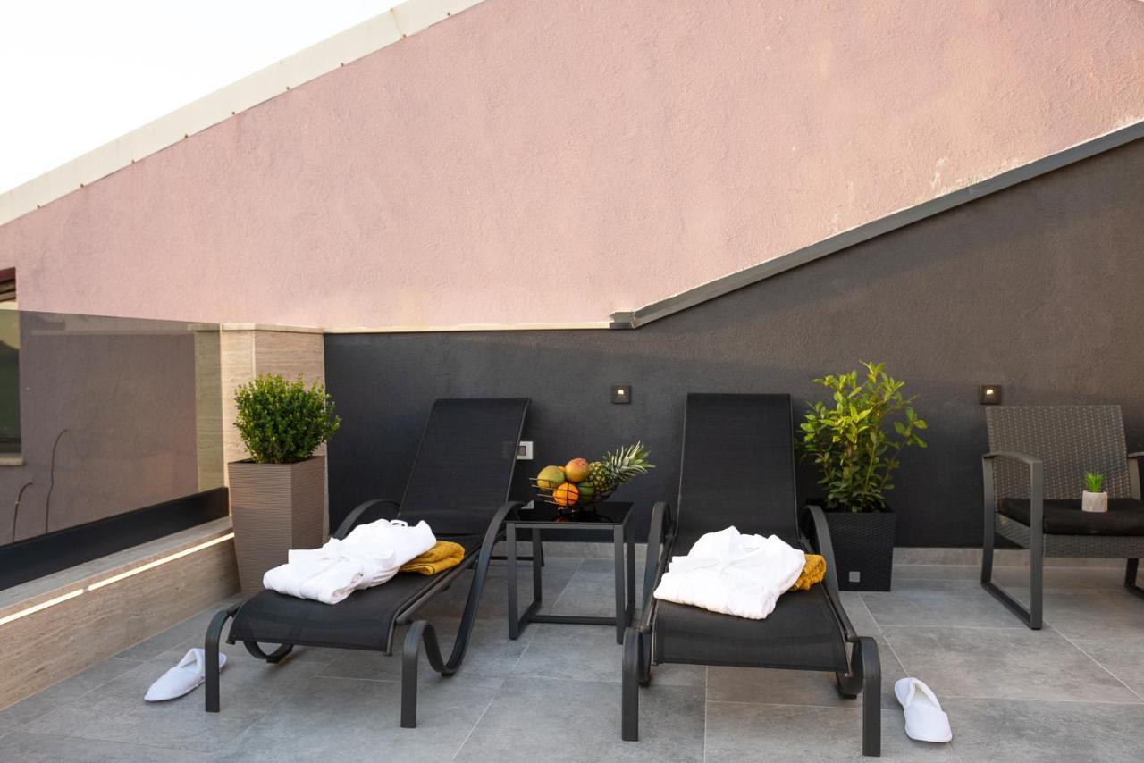 88 - Rooftop Jacuzzi & Terrace Apartmán