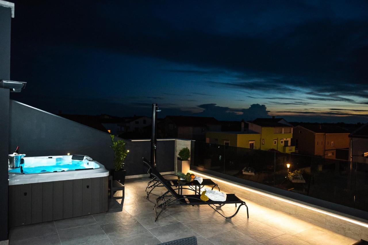 88 - Rooftop Jacuzzi & Terrace Apartment Zadar